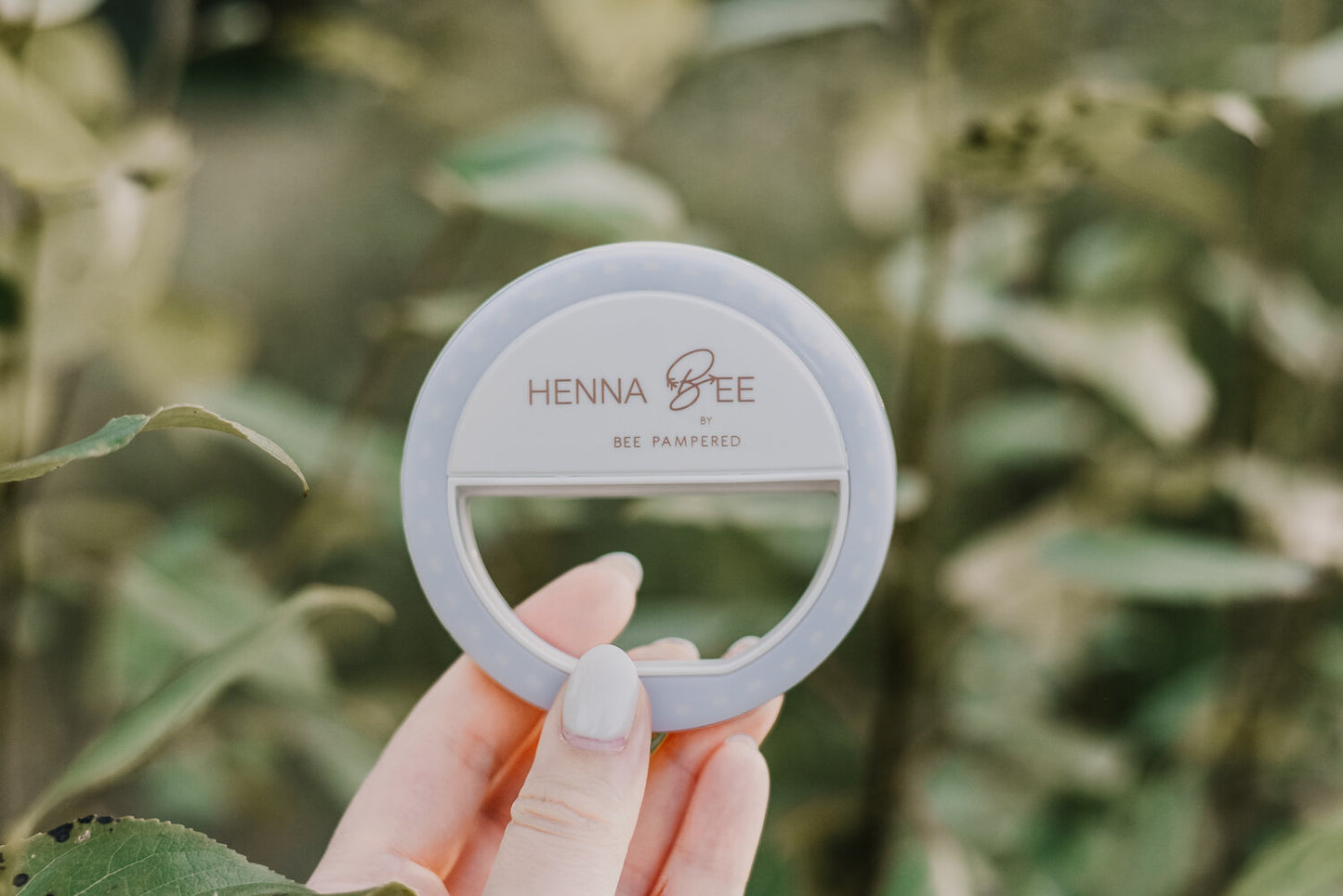 Henna Bee Ring Light